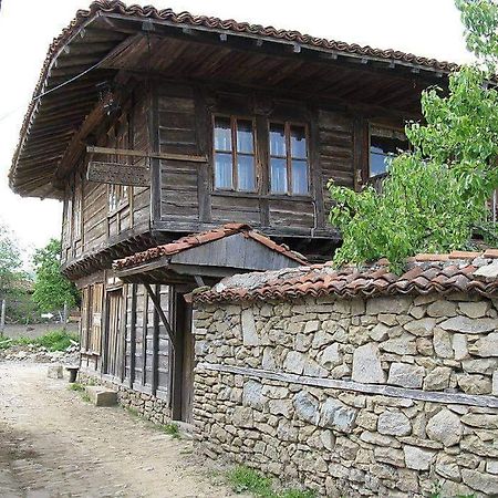 Hotel Kestata Na Hudozhnica Zheravna Exterior foto