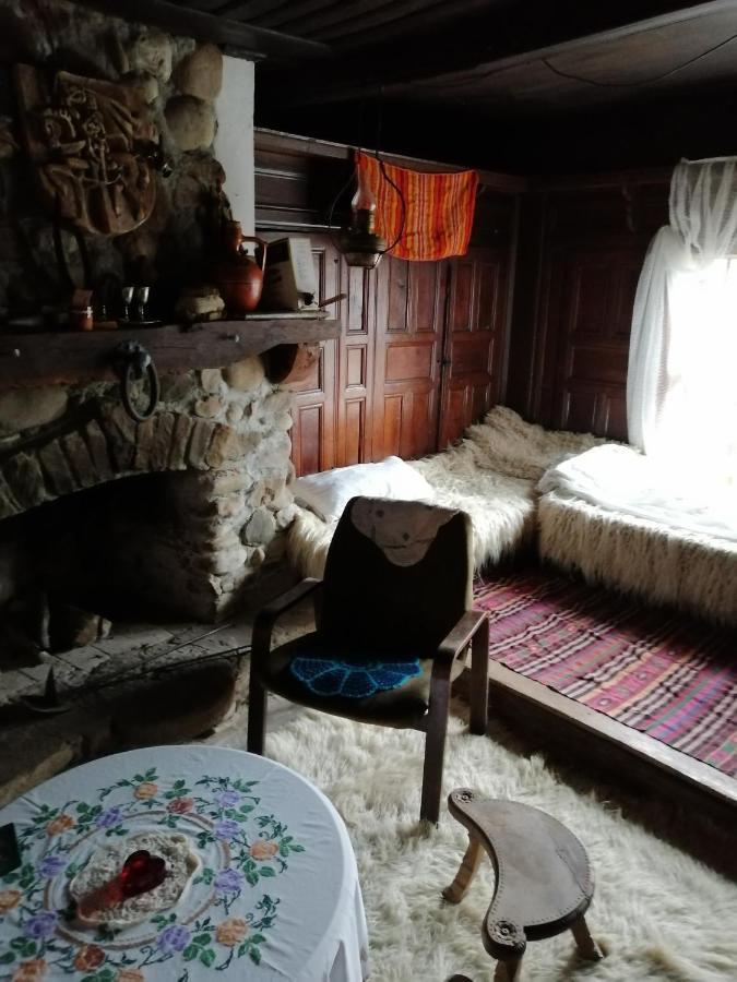 Hotel Къщата На Художника Zheravna Exterior foto